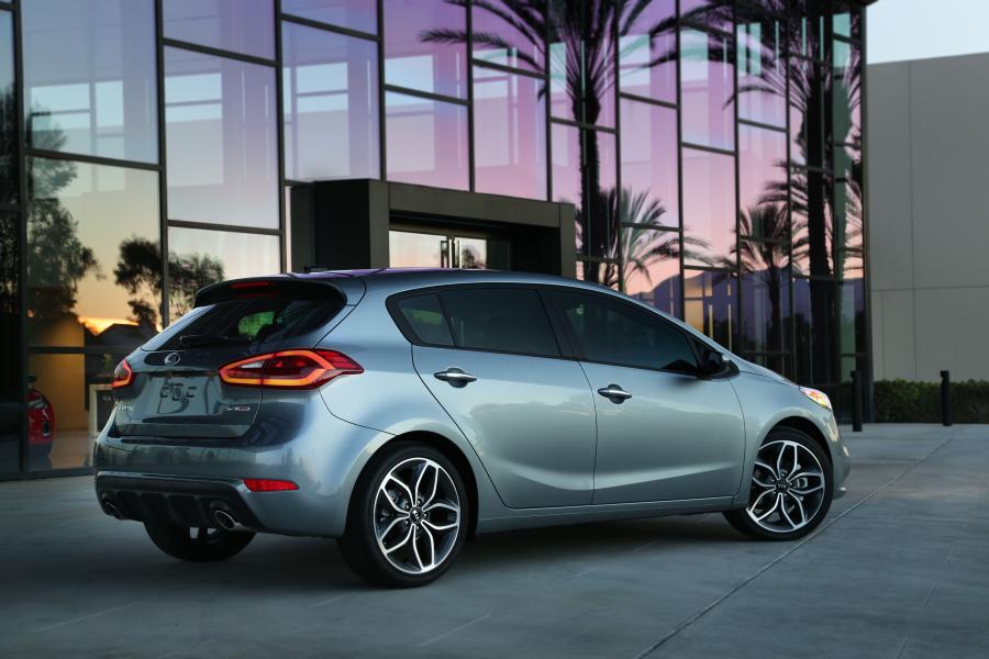  Kia Forte 2013 года  (фото 36 из 62)